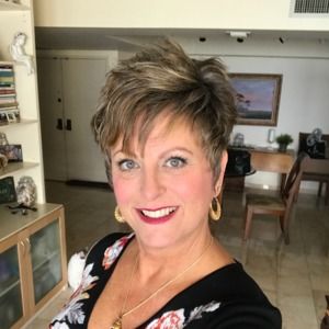 Meet your Posher, Lisa